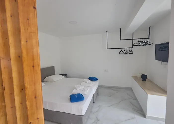 Gold Emerging Ltd 2 アパート *