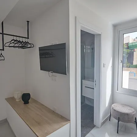 Apartment Gold Emerging Ltd 2 *