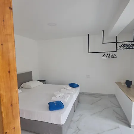Gold Emerging Ltd 2 Apartment *